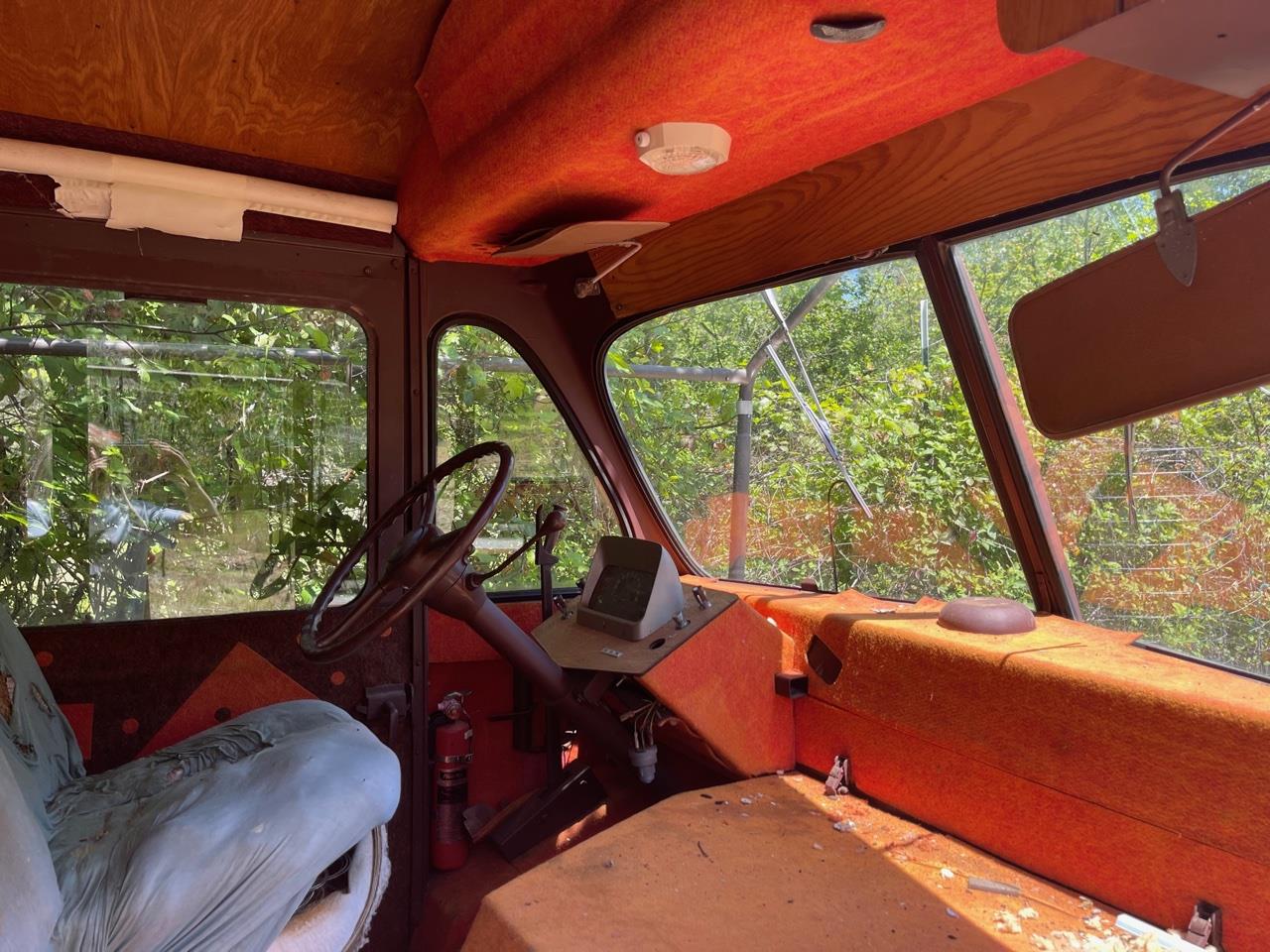 International-harvester-Metro-motor-home-1959-White-Maroon-1
