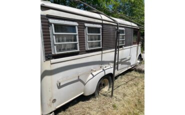 International-harvester-Metro-motor-home-1959-White-Maroon