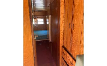 International-harvester-Metro-motor-home-1959-White-Maroon-4