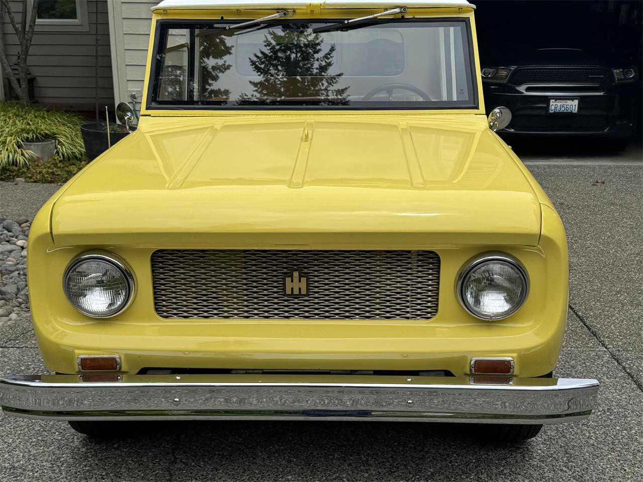 International-harvester-Scout-1963-Yellow-Tan-1