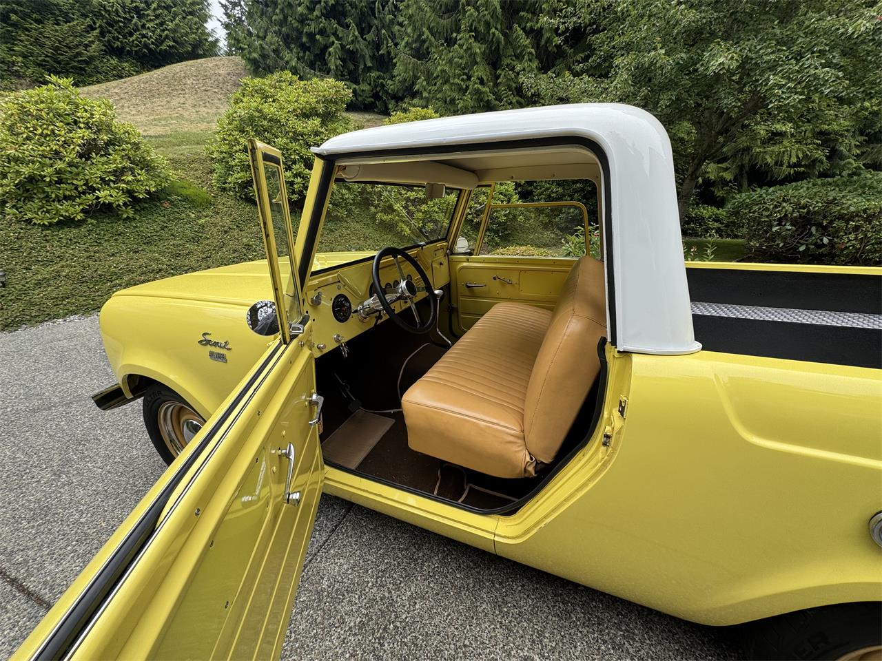 International-harvester-Scout-1963-Yellow-Tan-13