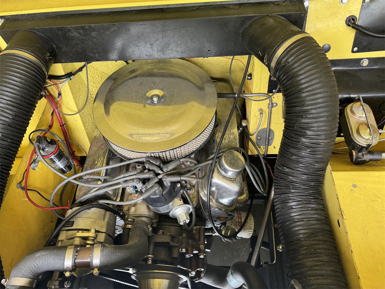 International-harvester-Scout-1963-Yellow-Tan-31