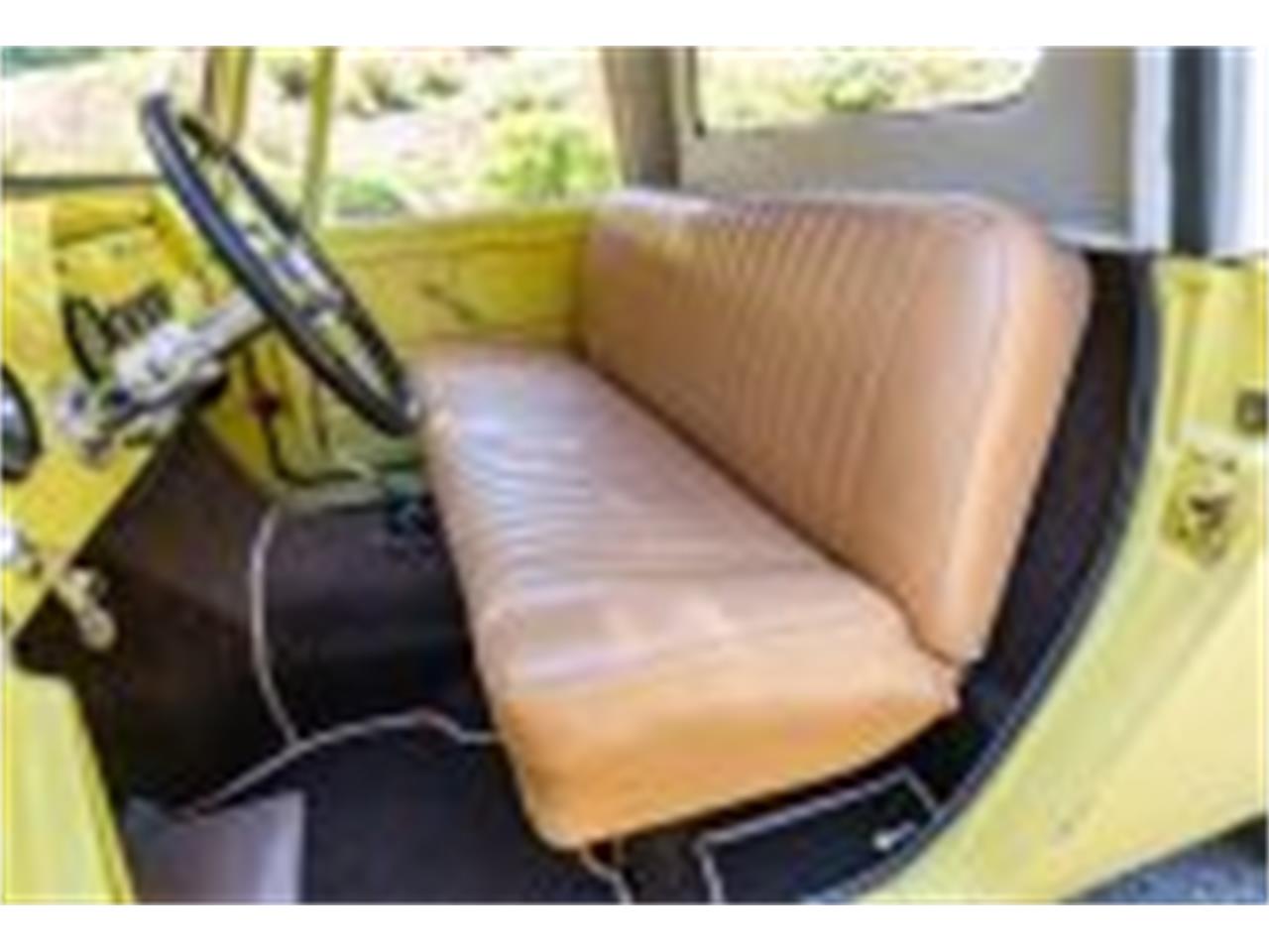 International-harvester-Scout-1963-Yellow-Tan-35