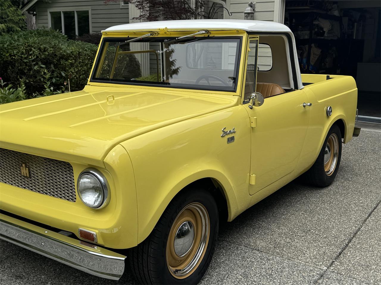 International-harvester-Scout-1963-Yellow-Tan-8