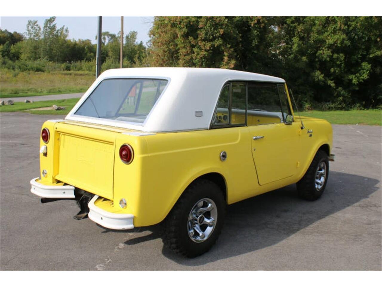 International-harvester-Scout-1967-Yellow-Gray-1
