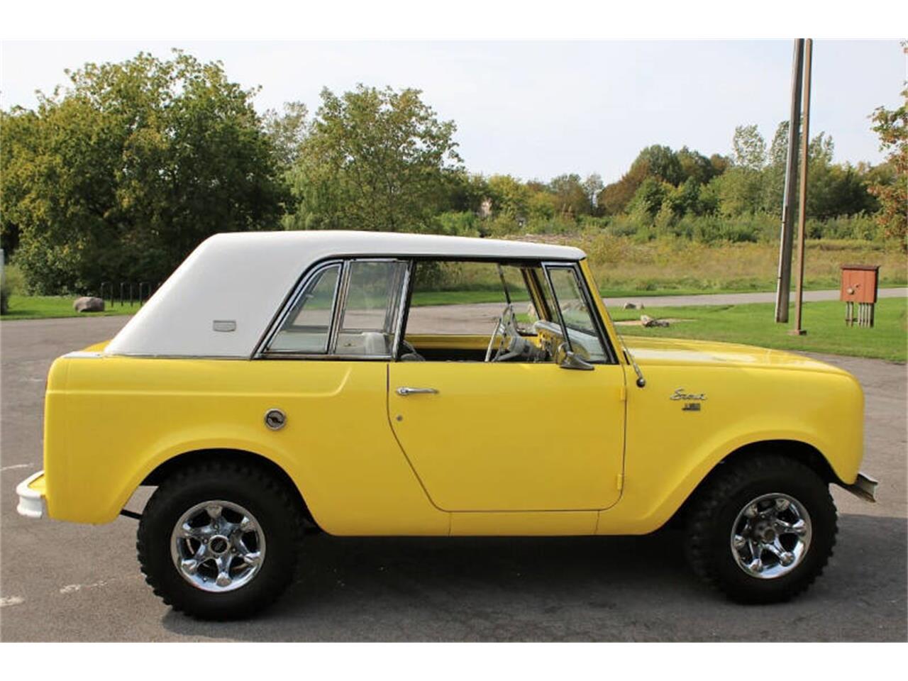 International-harvester-Scout-1967-Yellow-Gray-10