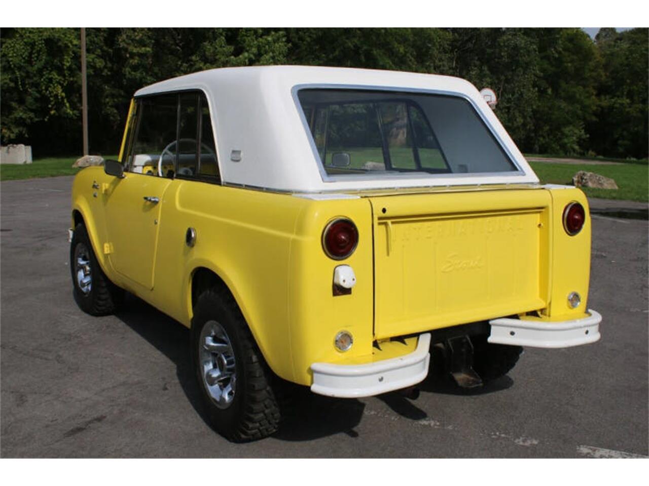 International-harvester-Scout-1967-Yellow-Gray-7