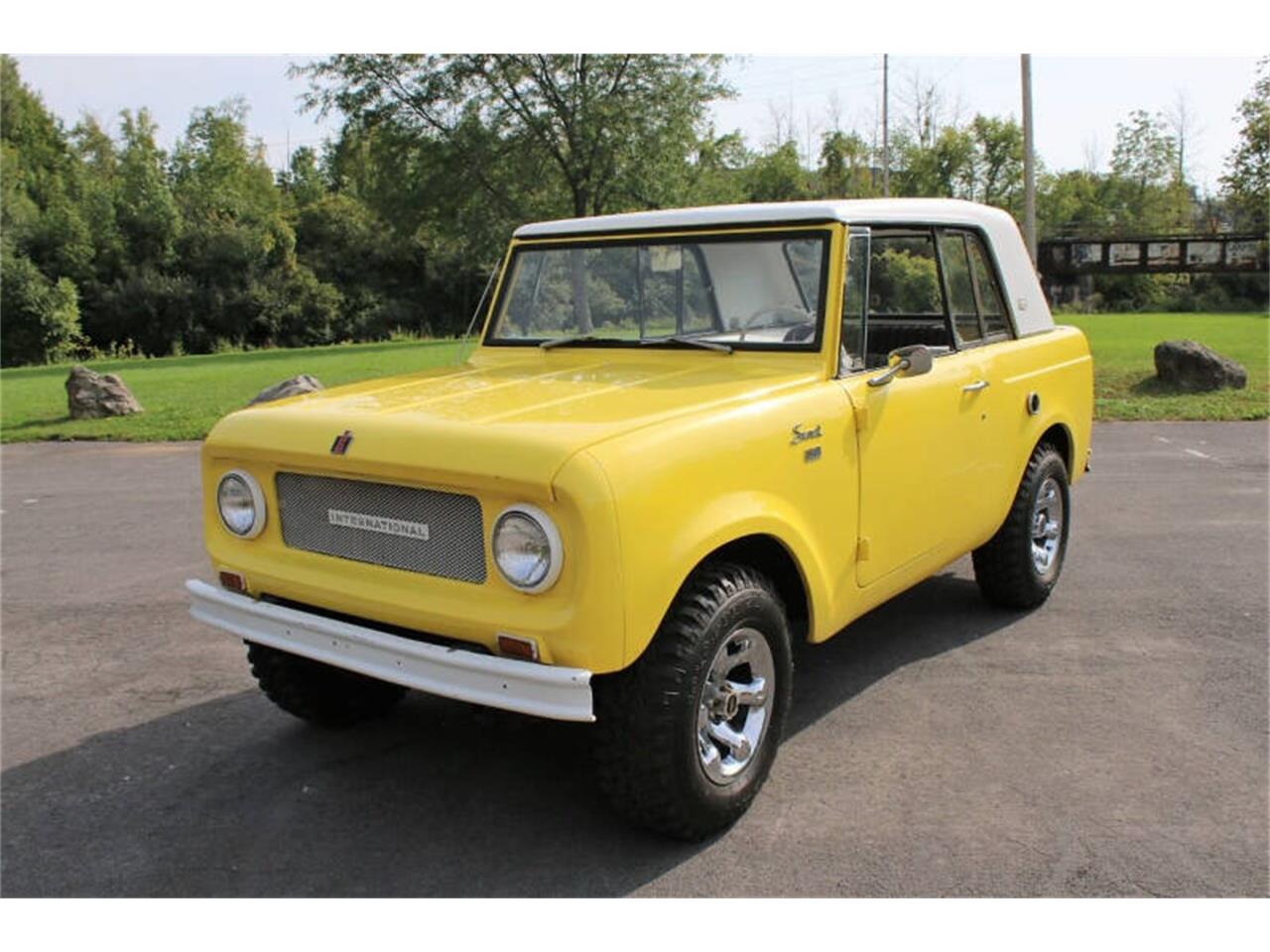 International-harvester-Scout-1967-Yellow-Gray-9
