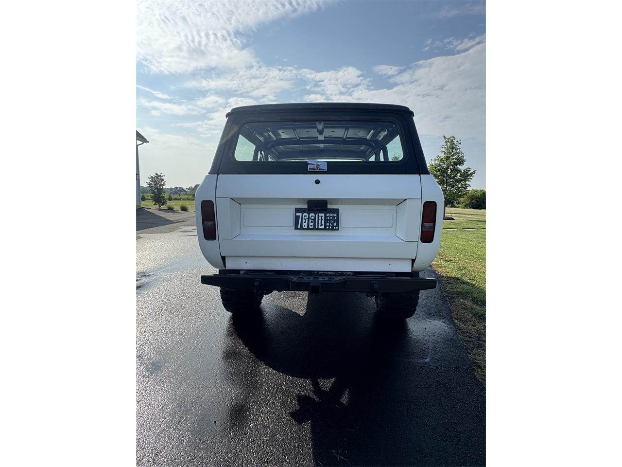 International-harvester-Scout-ii-1975-White-Black-6