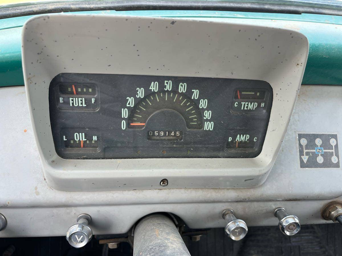 International-harvester-b160-1962-green-13