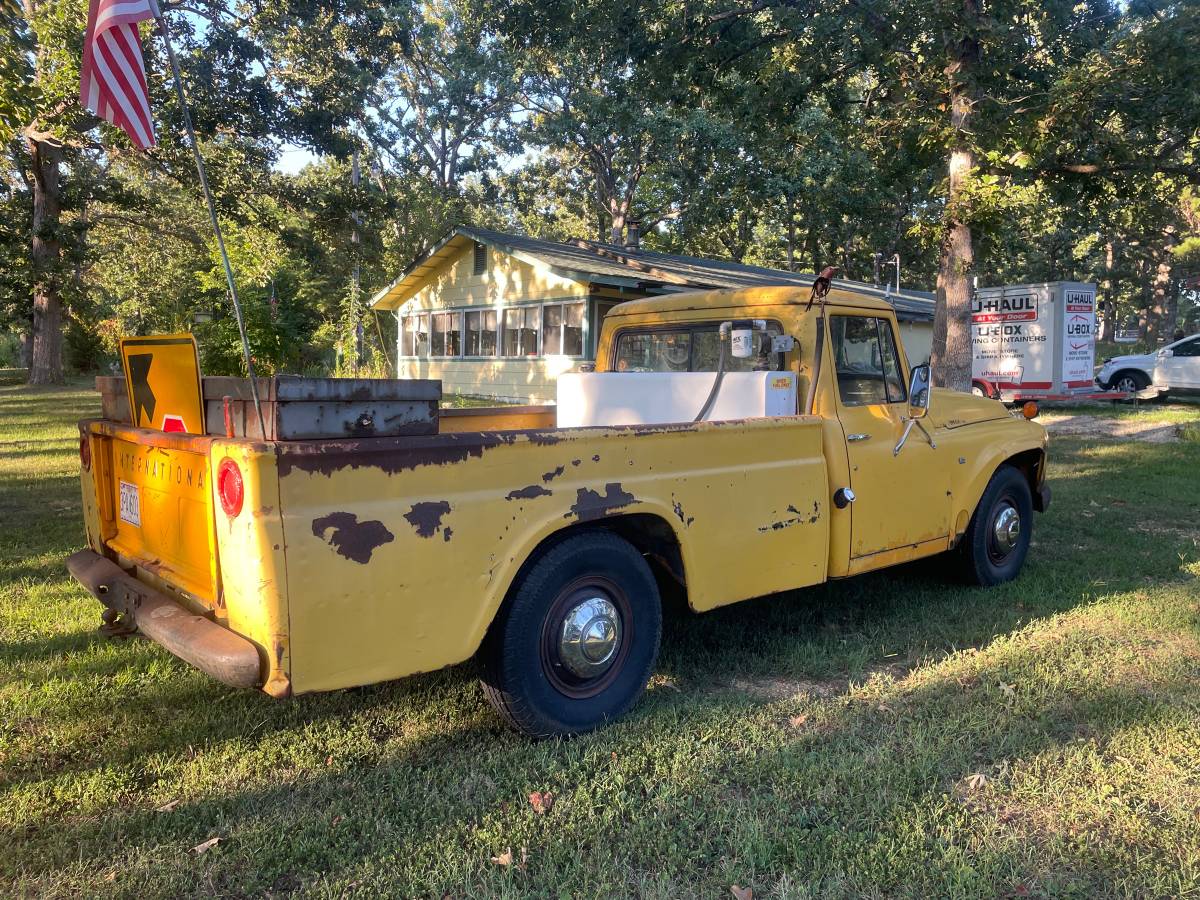 International-harvester-c1200-pickup-1964-yellow-1