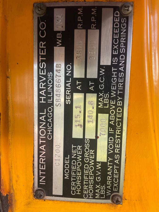 International-harvester-c1200-pickup-1964-yellow-11