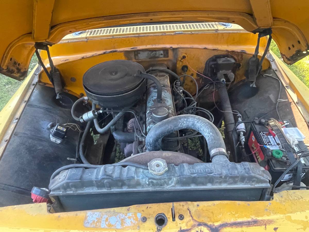 International-harvester-c1200-pickup-1964-yellow-17
