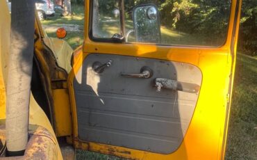 International-harvester-c1200-pickup-1964-yellow-19