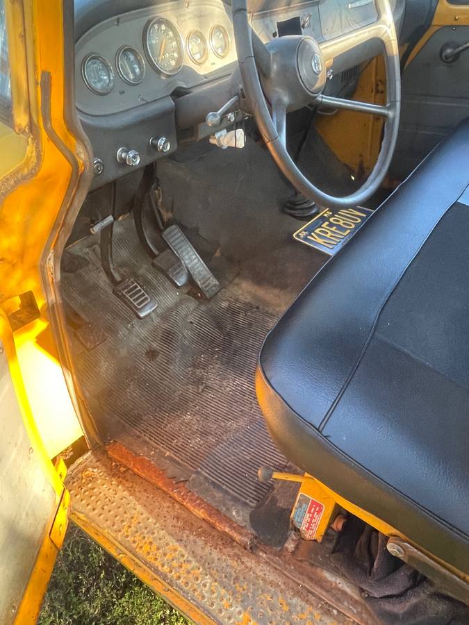 International-harvester-c1200-pickup-1964-yellow-8