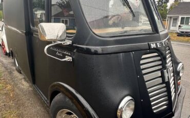International-harvester-metro-1957-black-3