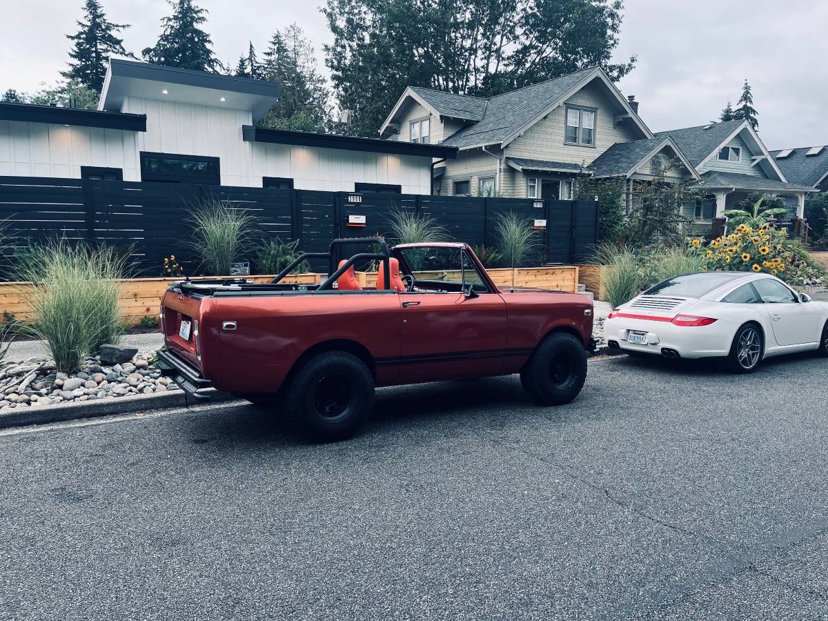 International-harvester-scout-1974-orange-1