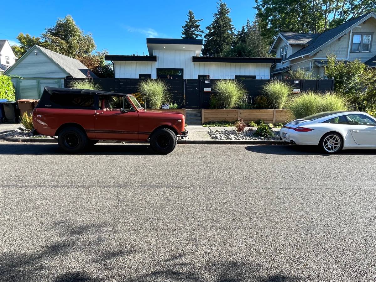 International-harvester-scout-1974-orange-2