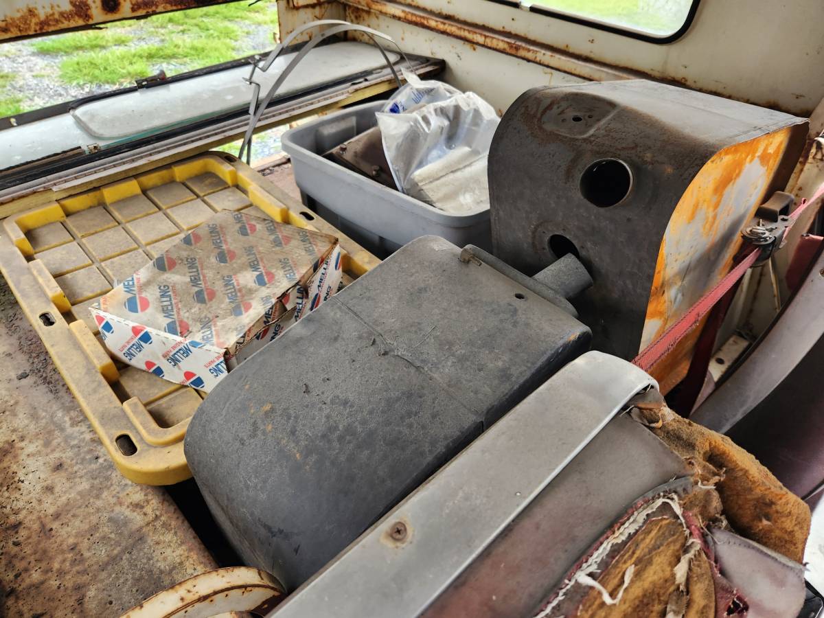 International-harvester-scout-80-1964-white-13