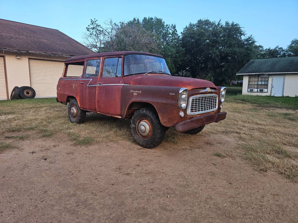 International-harvester-travelall-1960