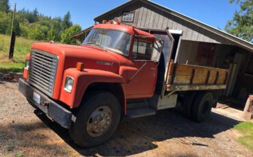 International-load-star-1700-truck-1977-red