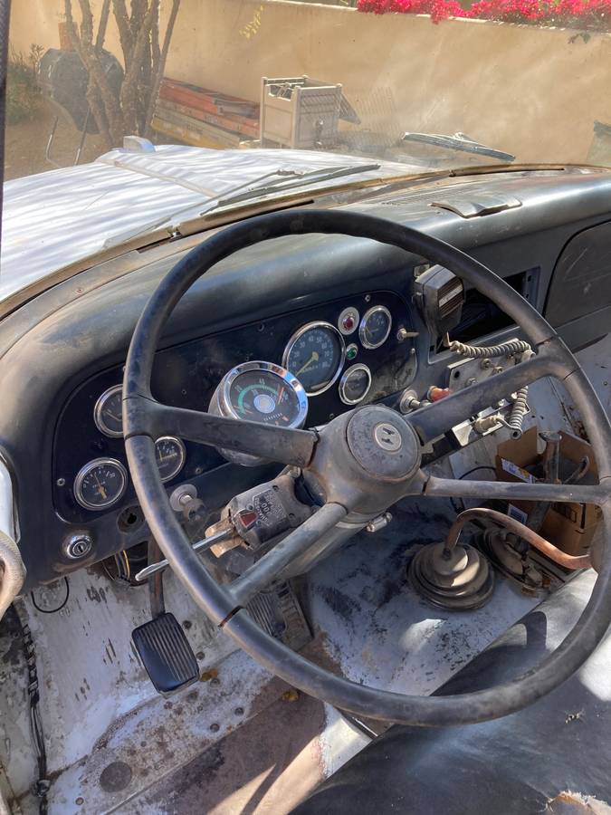 International-loadstar-1970-white-9