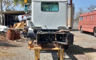 International-moddl-5070-diesel-1993-white-5
