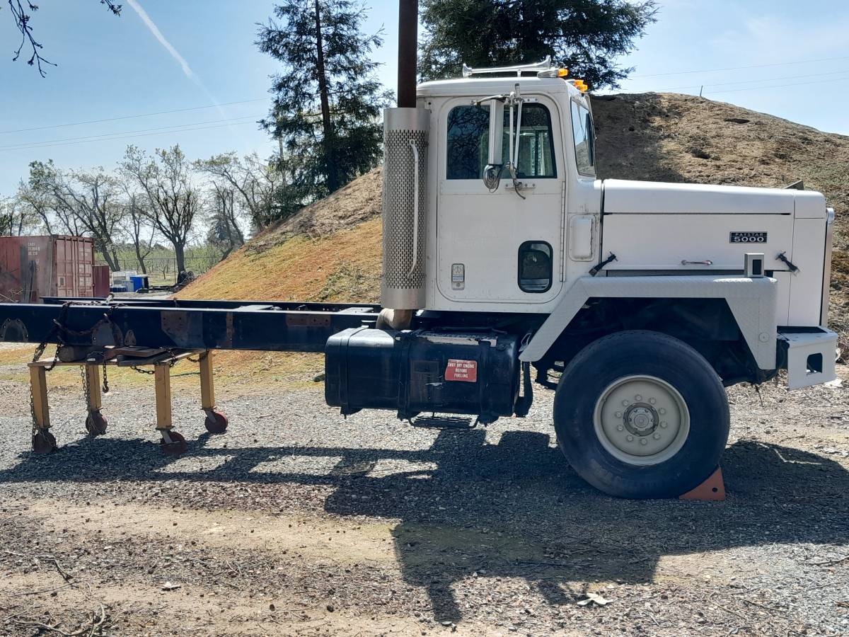 International-moddl-5070-diesel-1993-white-6