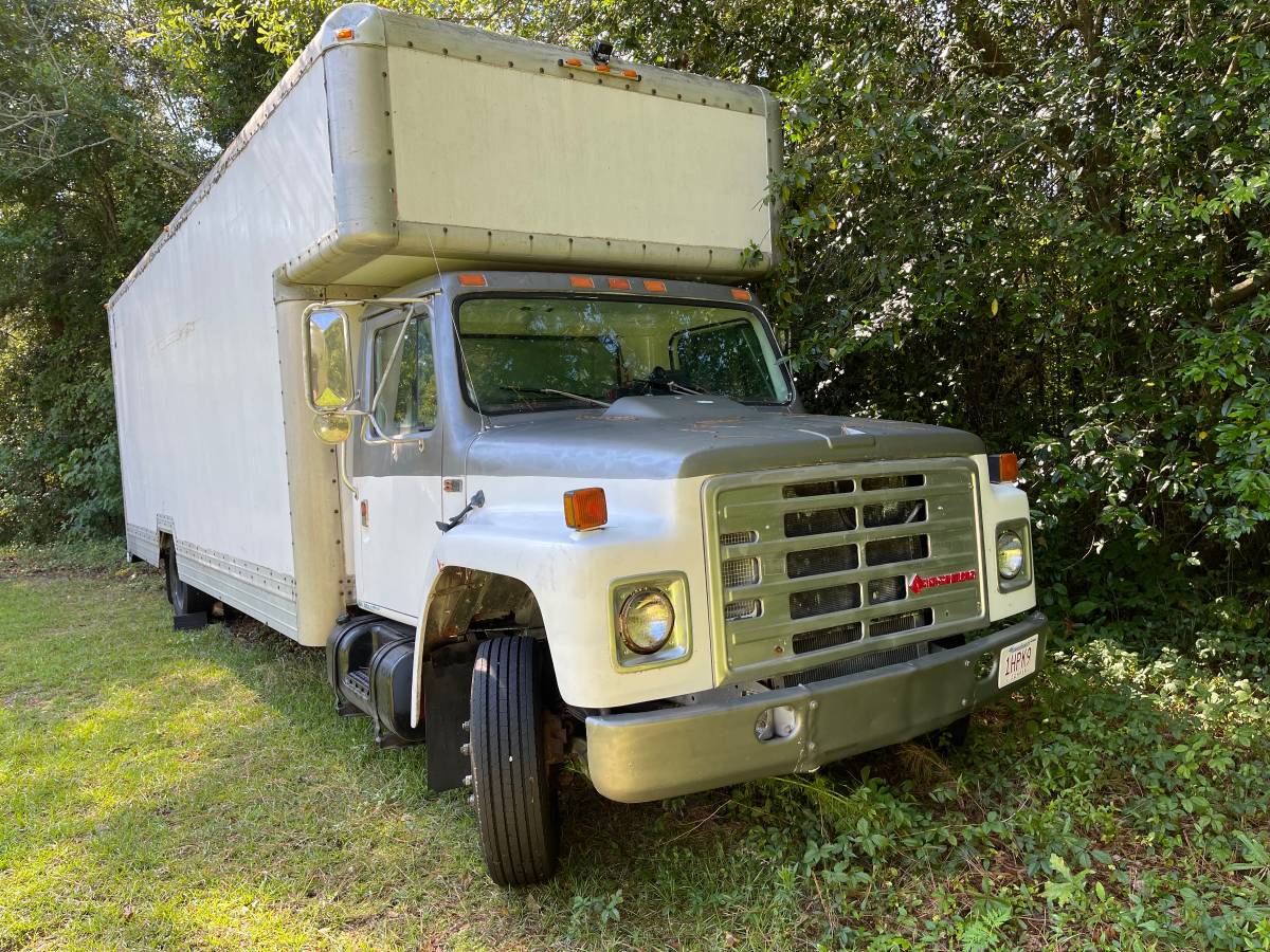 International-s1600-diesel-1988-silver-1