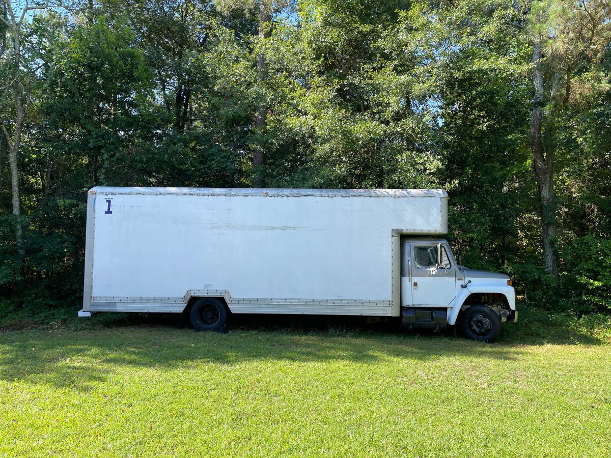International-s1600-diesel-1988-silver
