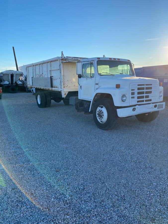 International-s1900-diesel-1987-white-1