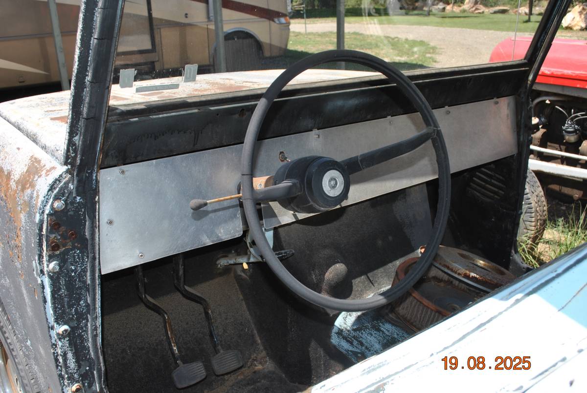 International-scout-1969-black-3