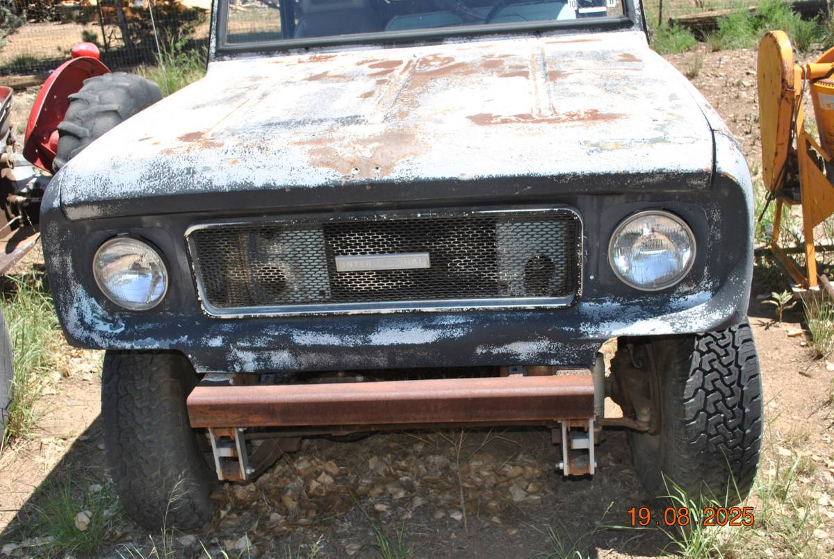 International-scout-1969-black-5