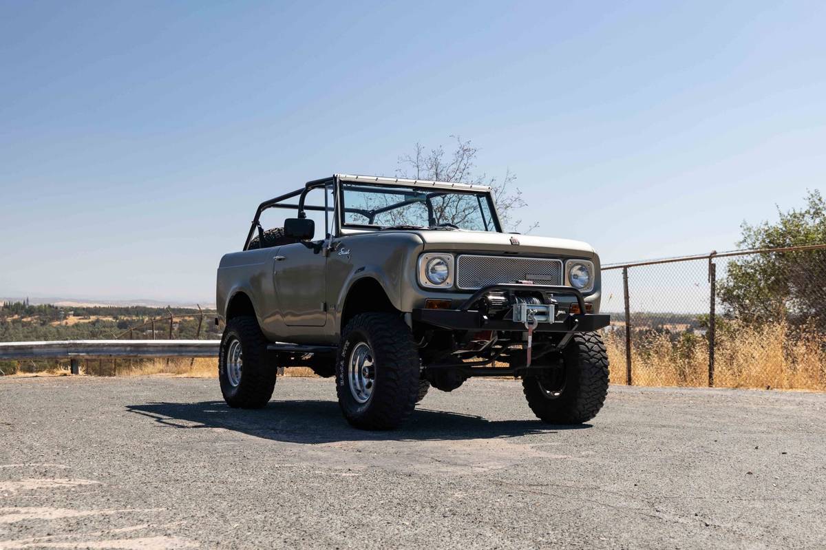 International-scout-1970-green-2