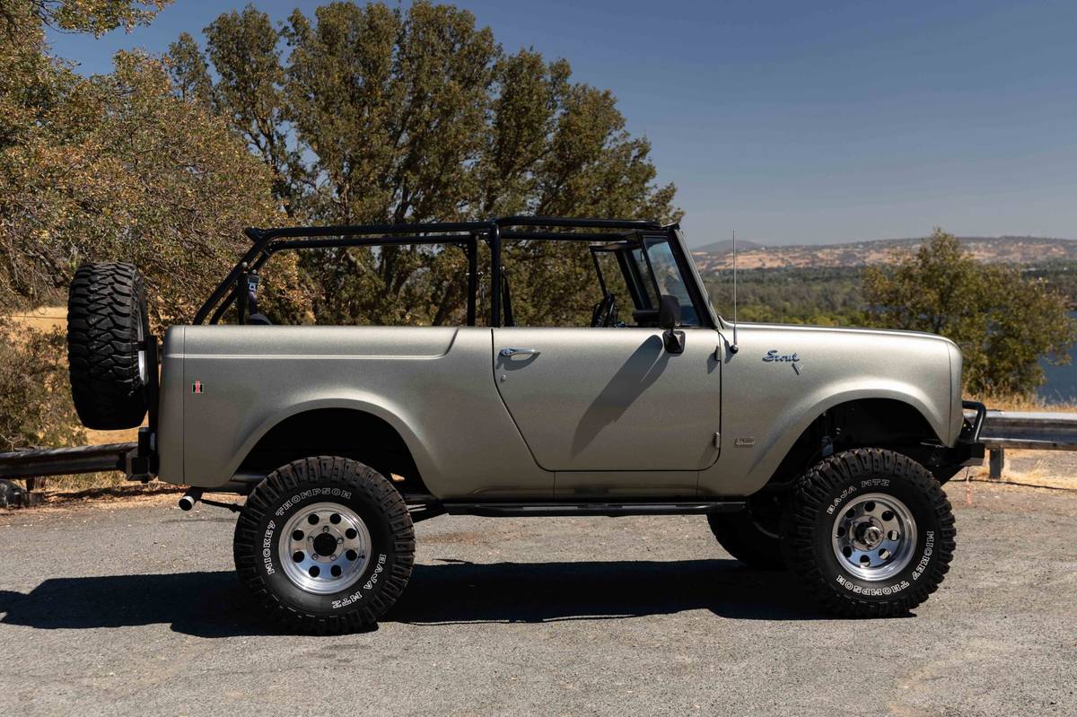 International-scout-1970-green-3