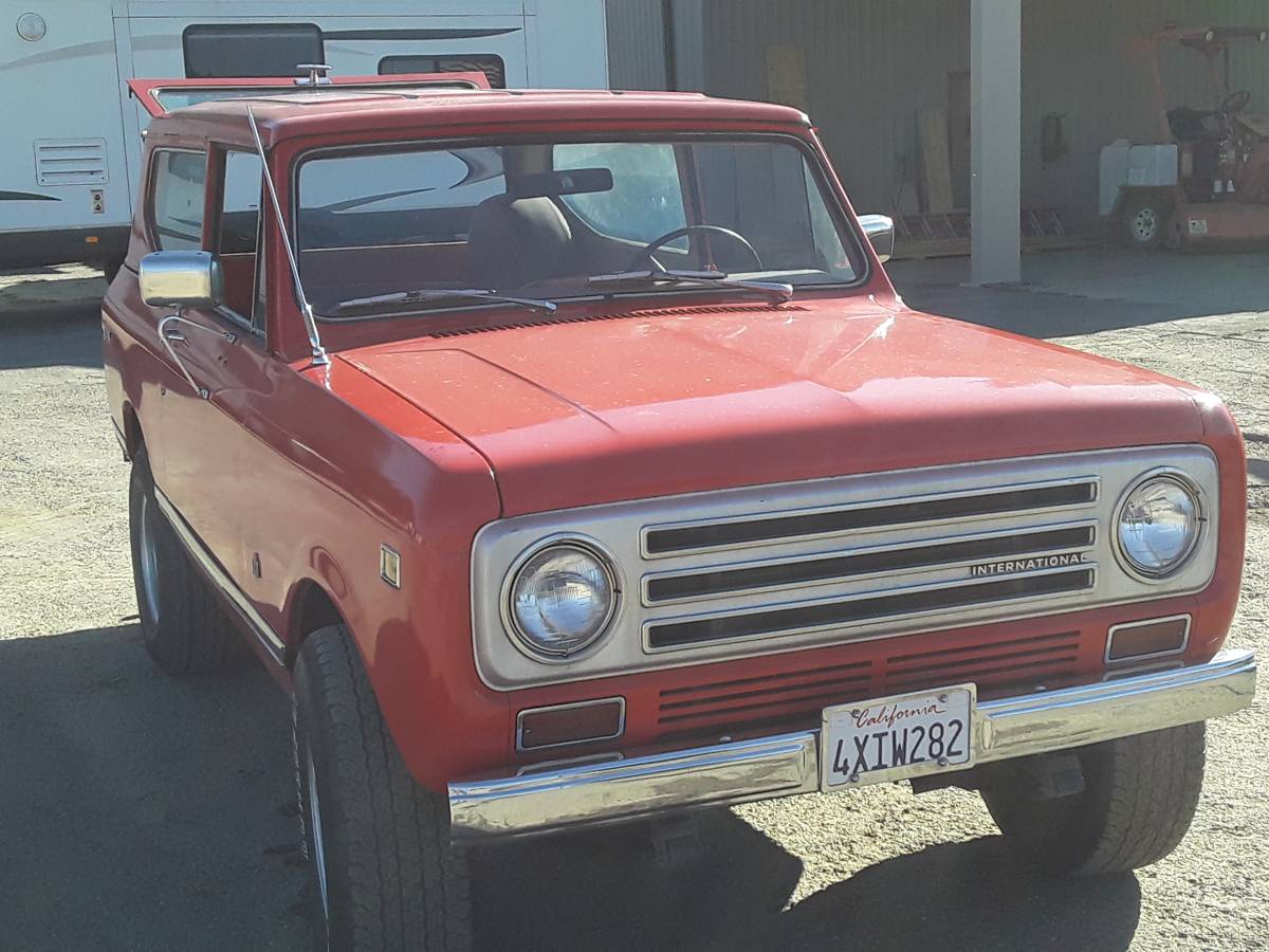 International-scout-1972-red-2