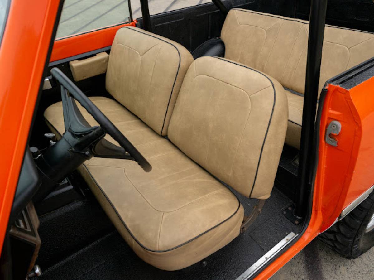 International-scout-1975-orange-13