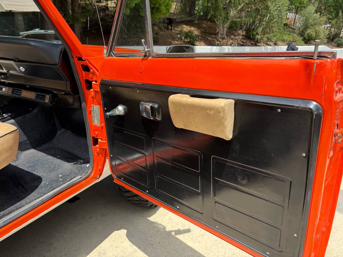 International-scout-1975-orange-8