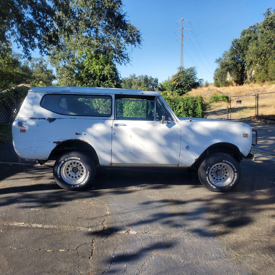 International-scout-2-1973-white-1