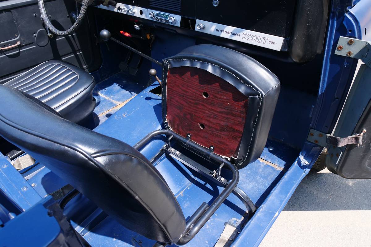 International-scout-800-1967-blue-19