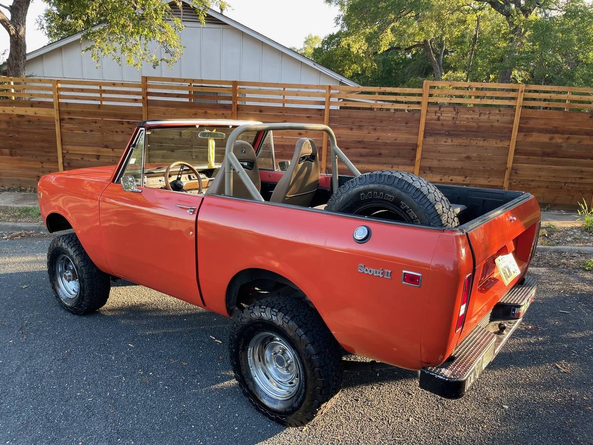 International-scout-ii-1975-orange-17