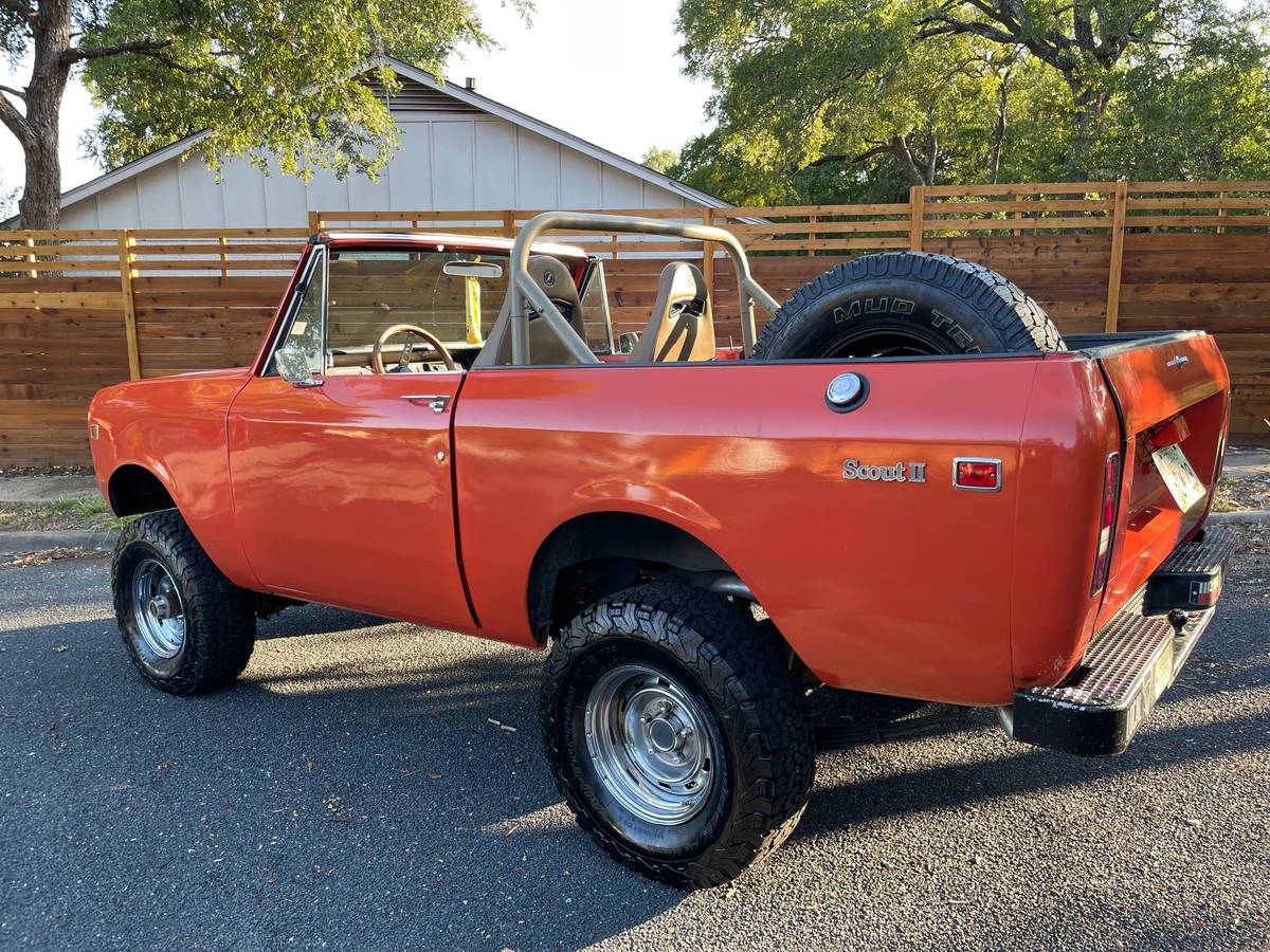 International-scout-ii-1975-orange-3