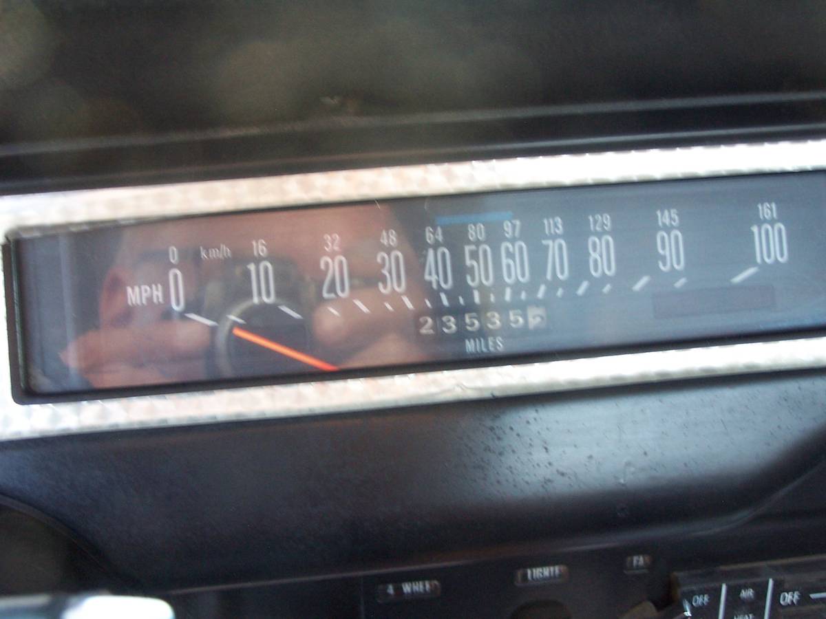 International-scout-terra-ii-1979-white-9
