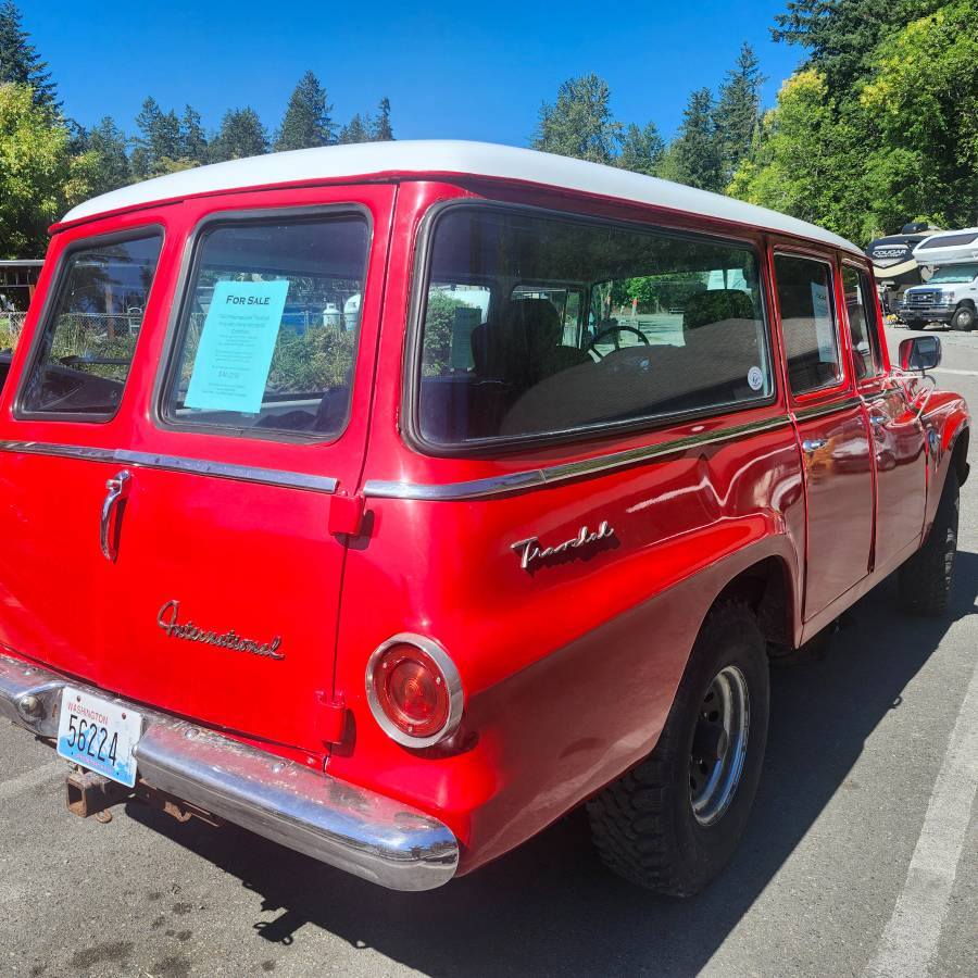 International-travelall-1963-red-2