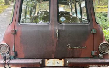 International-travelall-1967-1