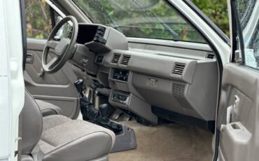 Isuzu-amigo-1990-10