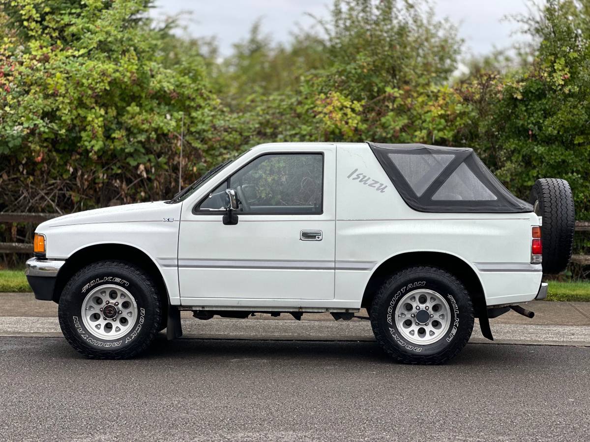 Isuzu-amigo-1990
