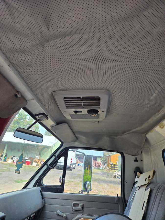Isuzu-box-truck-diesel-1991-6