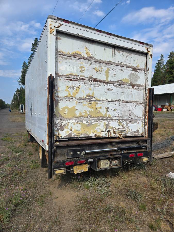 Isuzu-box-truck-diesel-1991-7