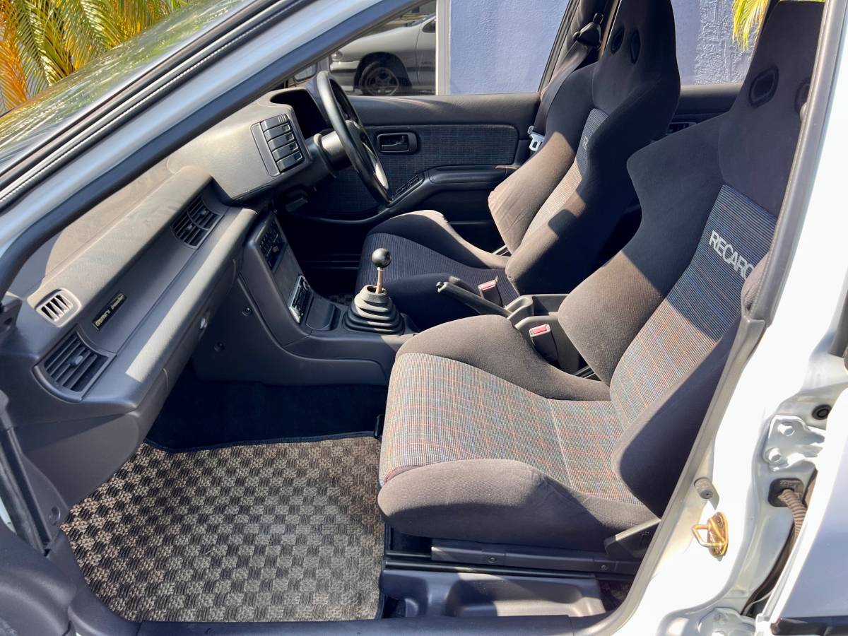 Isuzu-gemini-1991-white-21